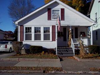 193 Forest Ave, Pawtucket, RI 02860-3415