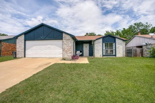 4025 Engleman St, Fort Worth, TX 76137-1416