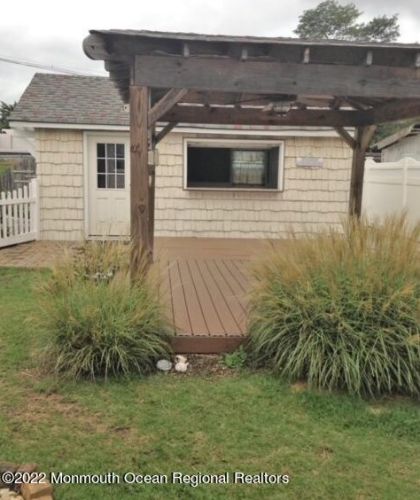 2035 Beach Blvd, Point Pleasant Beach, NJ 08742-4943