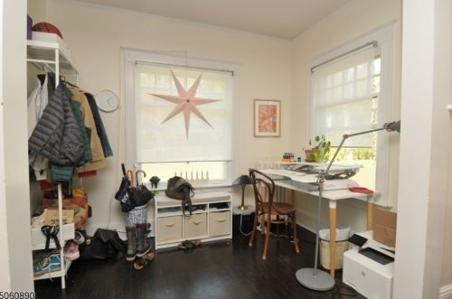 580 Ridgewood Rd, Maplewood, NJ 07040-2167