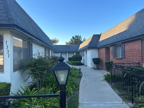 1331 Victoria Dr, Fullerton, CA 92831-3457