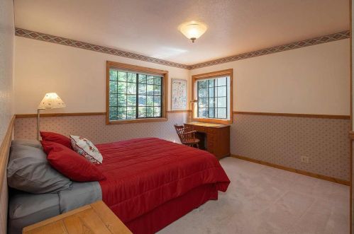11487 Alder Dr, Truckee CA  96161-2814 exterior