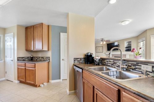 7524 Quatar Way, Aurora CO 80016-7134 exterior