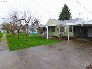 1435 George St, Woodburn, OR 97071-5206