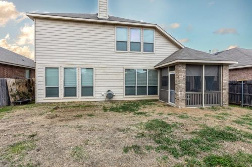 353 Branding Iron Trl, Fort Worth TX  76131-4582 exterior