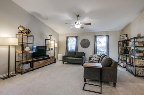 3213 Collins Blvd, Garland TX 75044-3617 exterior