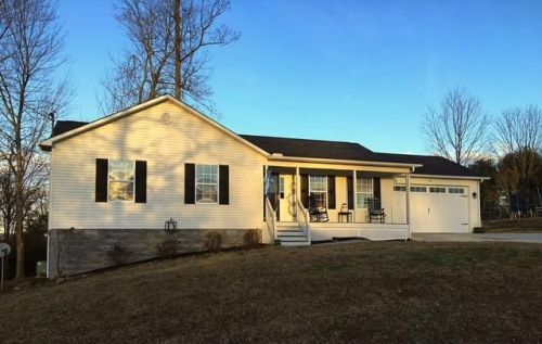 175 Crowley Cir, Jacksboro, TN 37757-4358