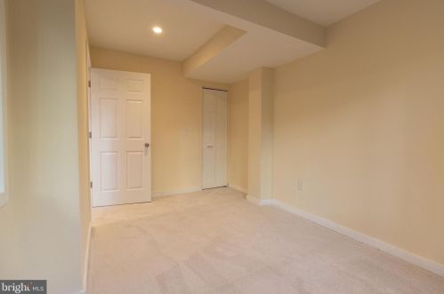 13378 Hungerford Pl, Herndon VA  20170-4365 exterior