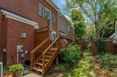 2308 English Ivy Ct, Atlanta GA  30339-6797 exterior
