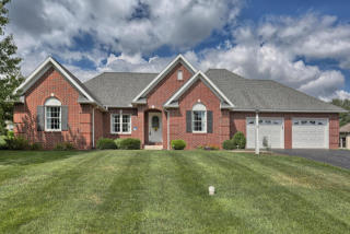 4 Emerson Ct, Lancaster, PA 17602-1457