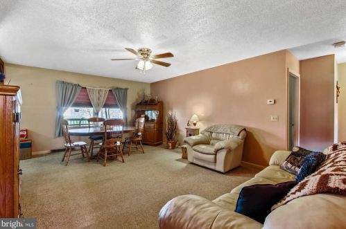 3394 Cardinal Ln, York, PA 17315-2746