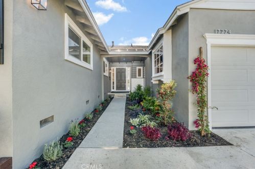 17224 Bullock St, Van Nuys, CA 91316-1436