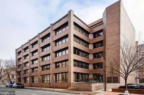 125 4th St, Philadelphia PA  19106-3100 exterior