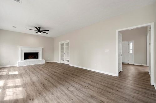 340 Falcon Creek Dr, Suwanee GA  30024-2598 exterior