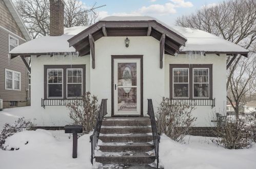 4 4th Ave, Faribault, MN 55021-6044