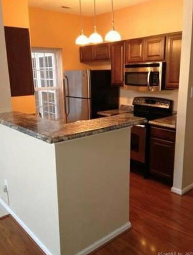 46 Carriage Crossing Ln, Middletown, CT 06457-5828