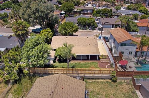 338 Plaza De Benito Juarez, Vista CA  92083-3549 exterior