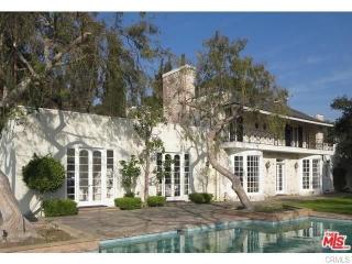 8555 Hedges Pl, Los Angeles CA  90069-1410 exterior