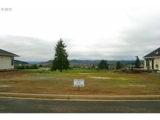 461 Fairway Estates Dr, Sutherlin, OR 97479-8813