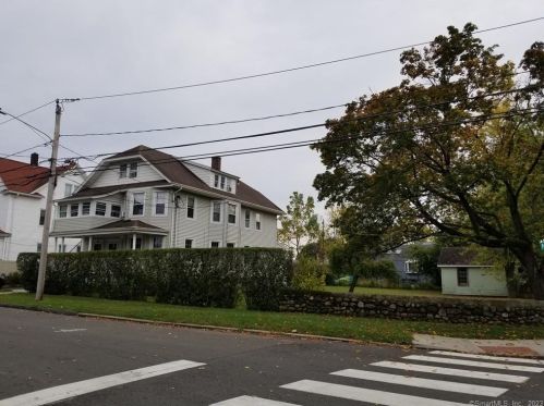 4 Neptune Ave, Norwalk CT  06854-4718 exterior