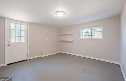 3225 Dogwood Dr, Atlanta GA  30344-3909 exterior