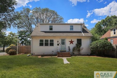 54 Vale Pl, Sewaren, NJ 07077-1332
