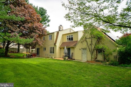 2502 Burgundy Dr, Fallston MD  21047-2112 exterior