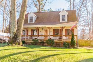 2963 Maplevale Rd, Chester, VA 23831-5275