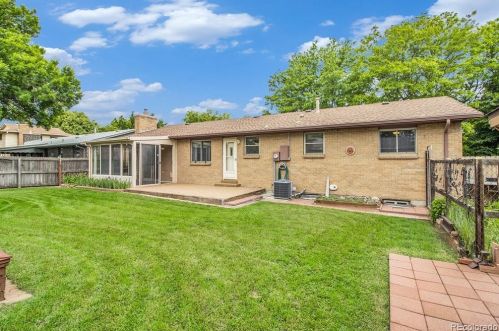 670 Nucla Way, Aurora, CO 80011-4557