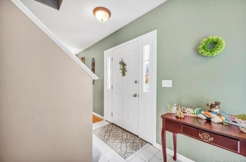 90 Tarragon Dr, East Hampton, CT 06424-1756