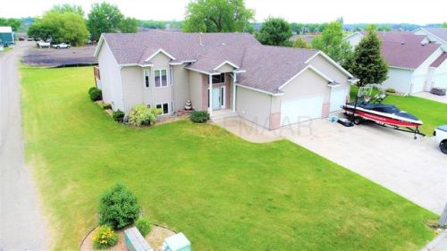 542 Sunset Dr, Wild Rice, ND 58047-5012