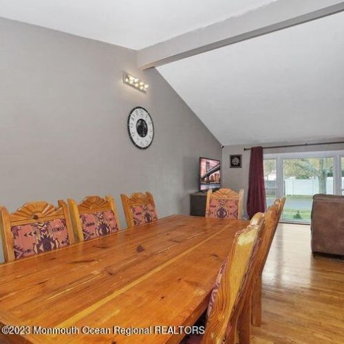 62 Annapolis Dr, Hazlet NJ  07730-2354 exterior
