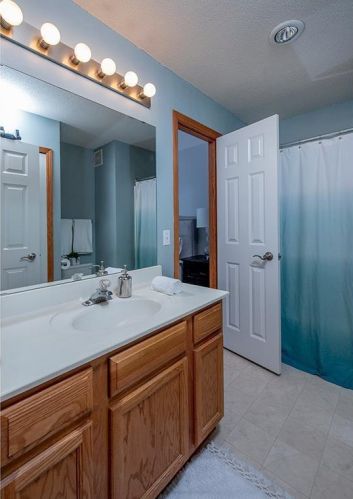 2096 Gresham Ave, Saint Paul MN  55128-4410 exterior
