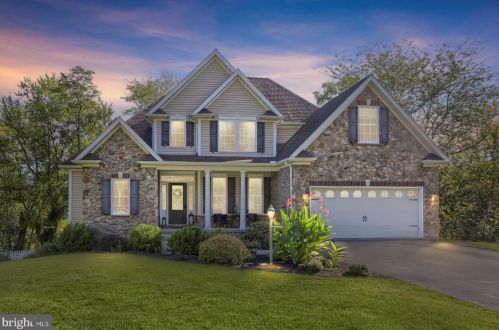 101 Shatto Dr, Carlisle PA  17013-2120 exterior