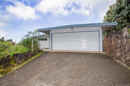 2370 Aina Lani Pl, Honolulu HI  96822-2025 exterior