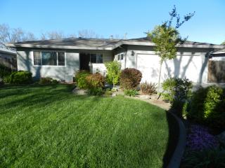 657 Seneca St, Merced, CA 95340-1434