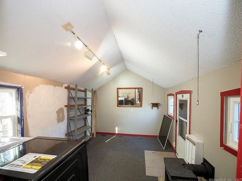 114 Spring St, Cheshire CT  06410-2720 exterior