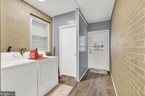 699 Barnstable Rd, Carlisle PA  17015-7425 exterior