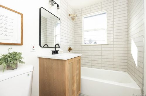 3615 Saint Paul St, Denver CO  80205-3649 exterior
