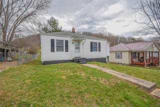 914 Nave St, Elizabethton, TN 37643-4825