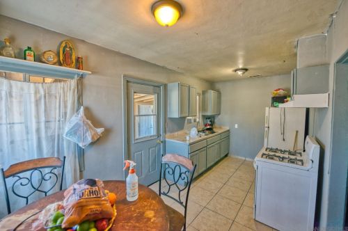 503 46th St, San Diego, CA 92113-1911
