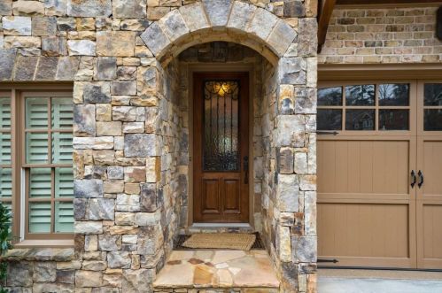 34 High Top Cir, Atlanta, GA 30328-5934