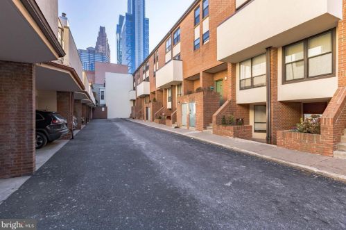 2043 Arch St, Philadelphia, PA 19103-1474