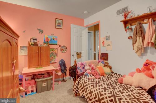 193 Greenview Dr, Carlisle PA  17015-9193 exterior