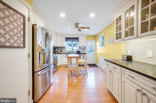 1917 12 St, Philadelphia PA 19148-2209 exterior