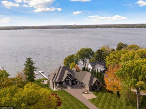 22910 Hayward Ave, Columbus, MN 55025