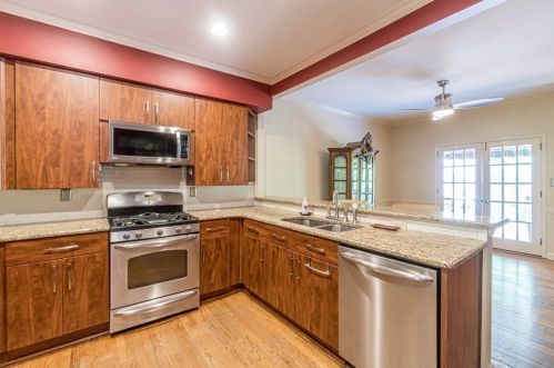 2101 Bohler Rd, Atlanta GA  30318-1515 exterior