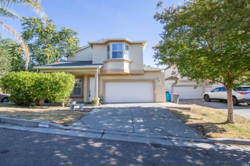 1067 Cabernet Ct, Vacaville, CA 95688-2805