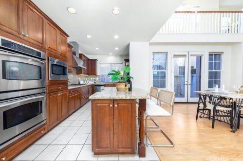 37 Secret Gdn, Irvine CA  92620-4804 exterior