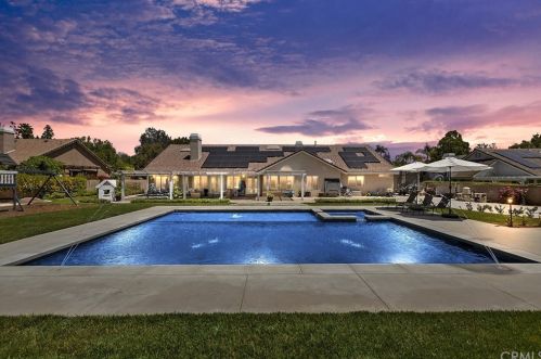 7539 Whitegate Ave, Riverside, CA 92506-5455